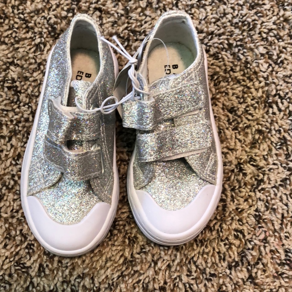 Basic edition silver shoes